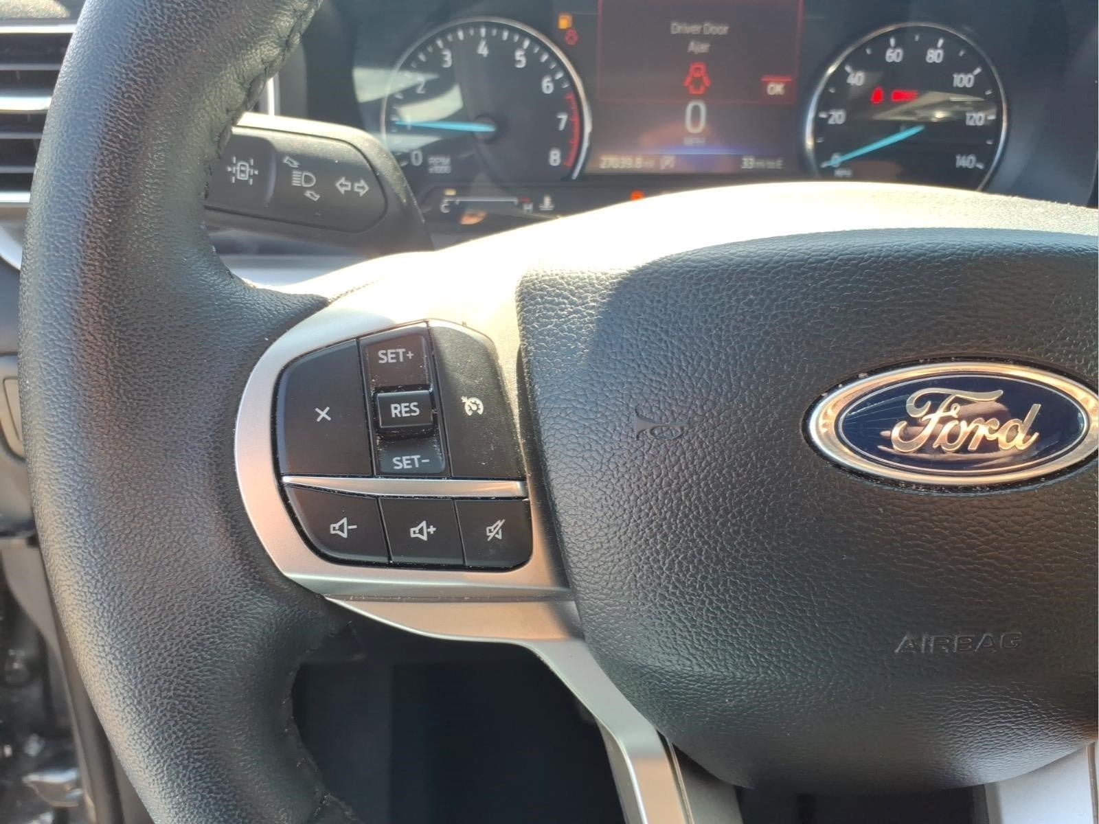 Used 2024 Ford Explorer XLT w/ Equipment Group 202A AWD/4WD image 15