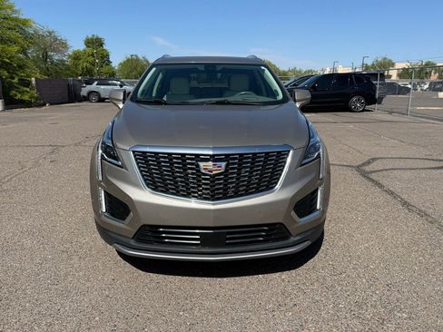 Used 2022 Cadillac XT5 Premium Luxury w/ Technology Package FWD image 2