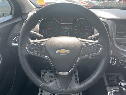 Used 2017 Chevrolet Cruze LT w/ Convenience Package FWD image 21