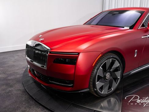 Used 2024 Rolls-Royce Spectre w/ Spectre Launch Package image 9