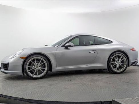Used 2018 Porsche 911 Carrera RWD image 3