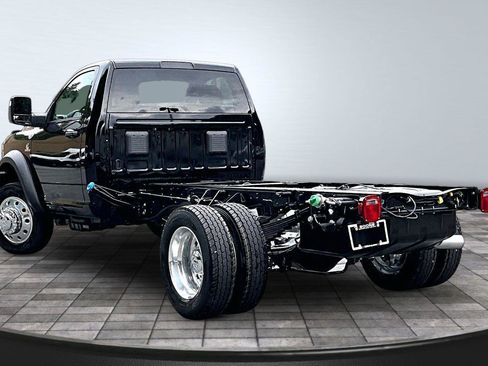 New 2026 RAM 5500 Tradesman w/ Chrome Appearance Group AWD/4WD image 4