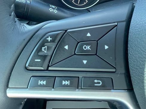 Used 2020 Nissan Sentra SV FWD image 18