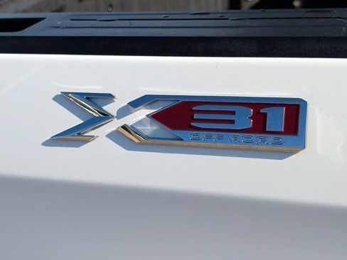 Used 2023 GMC Sierra 1500 SLE w/ X31 Off-Road Package AWD/4WD image 44