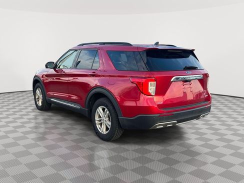 Used 2022 Ford Explorer XLT w/ Equipment Group 202A AWD/4WD image 5