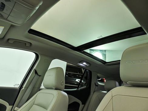 Used 2022 GMC Terrain Denali w/ Denali Premium Package image 15