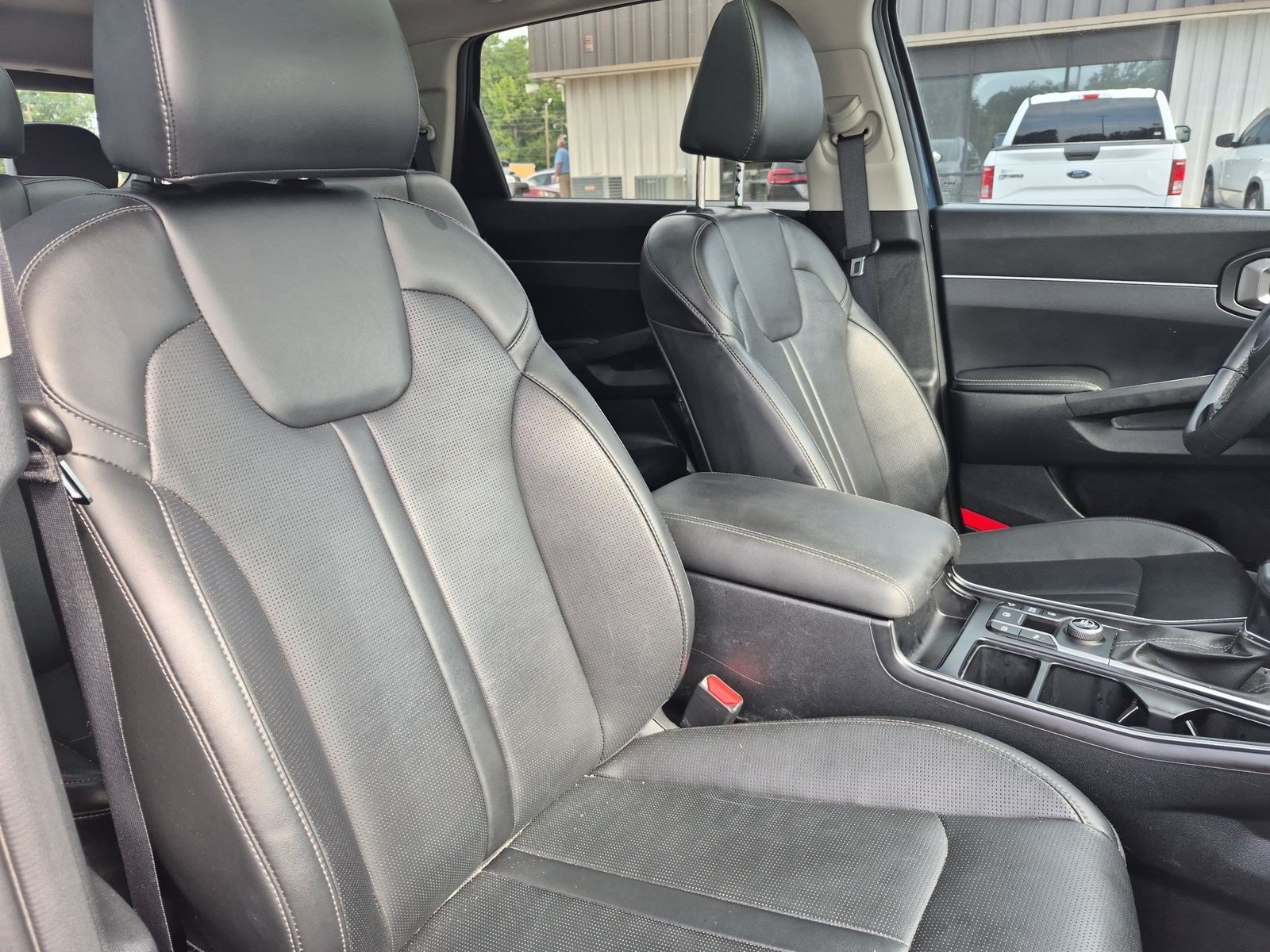Used 2024 Kia Sorento EX w/ Panoramic Sunroof Package FWD image 29