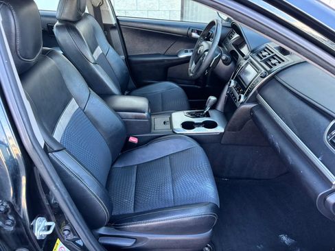 Used 2012 Toyota Camry SE w/ Convenience Pkg FWD image 12