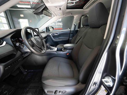Used 2024 Toyota RAV4 XLE w/ Convenience Package FWD image 9
