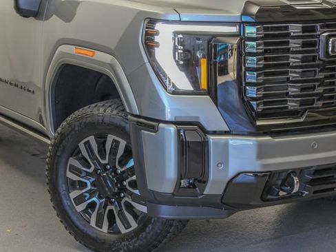 New 2026 GMC Sierra 2500 Denali Ultimate w/ LPO, Black Badging Package AWD/4WD image 3