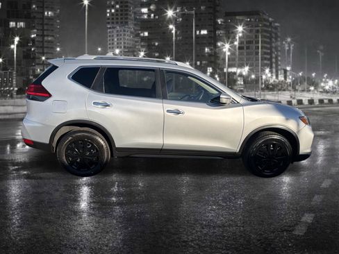 Used 2017 Nissan Rogue S w/ S Appearance Package image 8