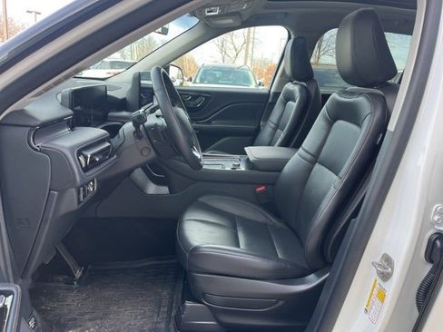 Used 2025 Lincoln Aviator AWD w/ Jet Appearance Package image 25
