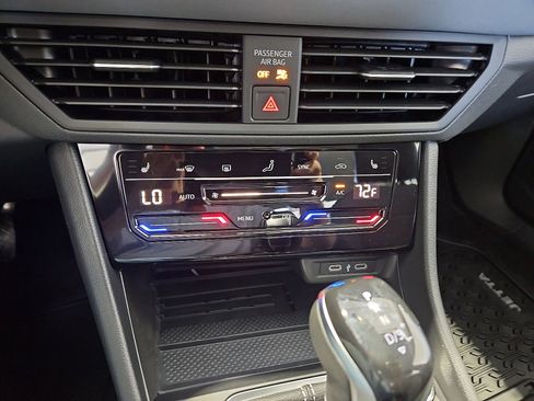 New 2026 Volkswagen Jetta SE FWD image 20