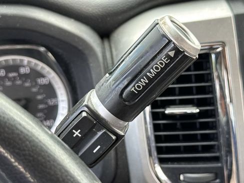 Used 2017 Nissan Titan SL RWD image 20