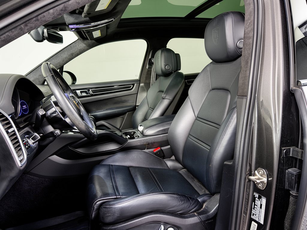 Certified 2021 Porsche Cayenne GTS AWD/4WD image 5