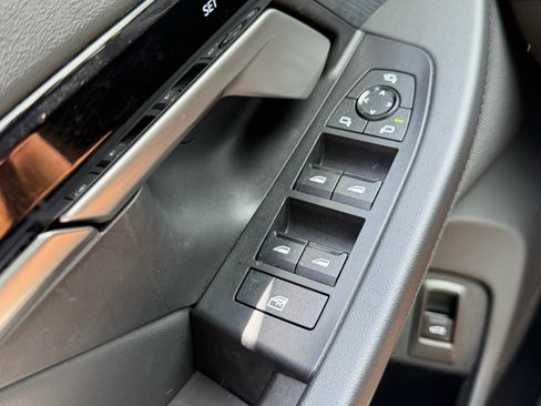 Used 2024 BMW 530i w/ Premium Package RWD image 34
