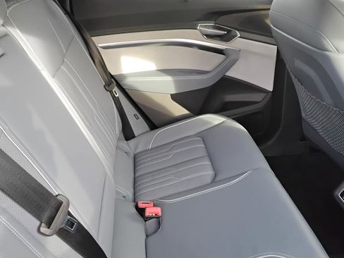 Used 2023 Audi e-tron Prestige w/ Prestige Package image 25
