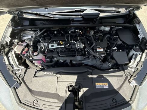 Used 2023 Toyota Prius XLE FWD image 27