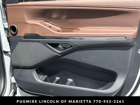 New 2026 Lincoln Navigator Reserve AWD/4WD image 13
