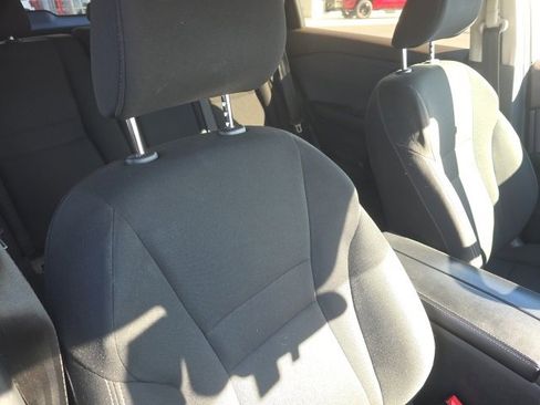 Used 2023 Nissan Rogue S image 17