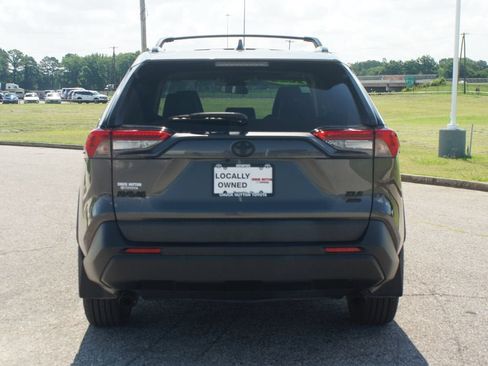 Used 2022 Toyota RAV4 XLE Premium AWD/4WD image 3