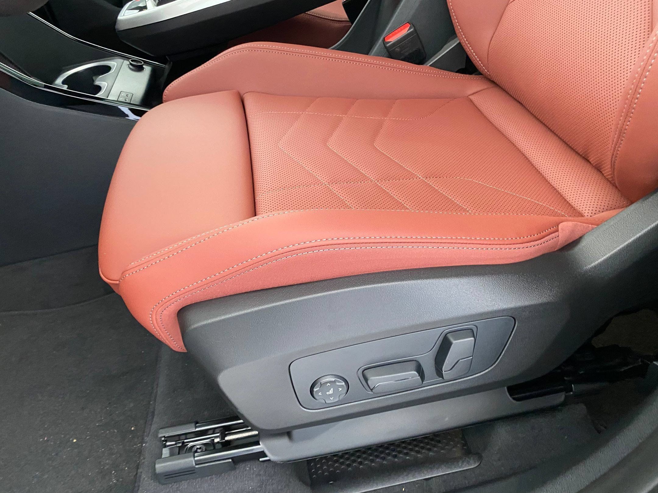 Used 2026 BMW X1 xDrive28i w/ Technology Package AWD/4WD image 13