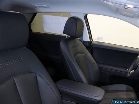 Used 2025 Hyundai Ioniq 5 SEL image 19