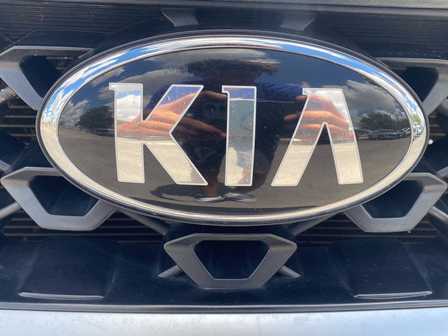 Used 2021 Kia Sorento LX FWD image 10