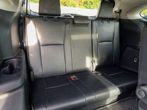 Used 2020 Toyota Highlander XLE image 30