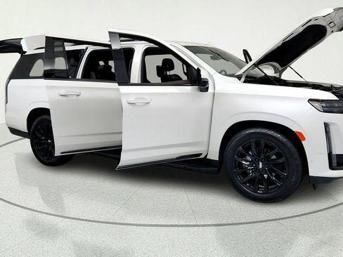 Used 2022 Cadillac Escalade ESV Sport Platinum w/ LPO, ONYX Package AWD/4WD image 14