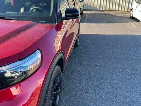 Used 2023 Ford Explorer ST-Line w/ Class IV Trailer Tow Package image 5