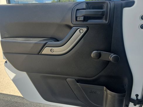 Used 2014 Jeep Wrangler Sport AWD/4WD image 21