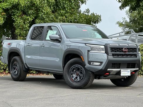 New 2025 Nissan Frontier PRO-4X w/ Interior Protection Package image 2