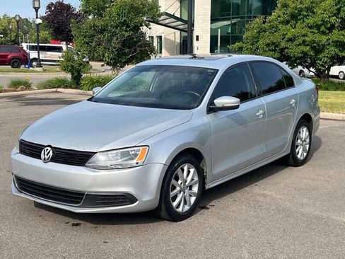Used 2012 Volkswagen Jetta SE image 3