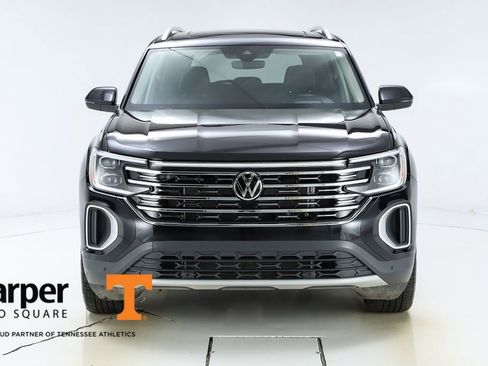 Used 2025 Volkswagen Atlas SEL AWD/4WD image 56