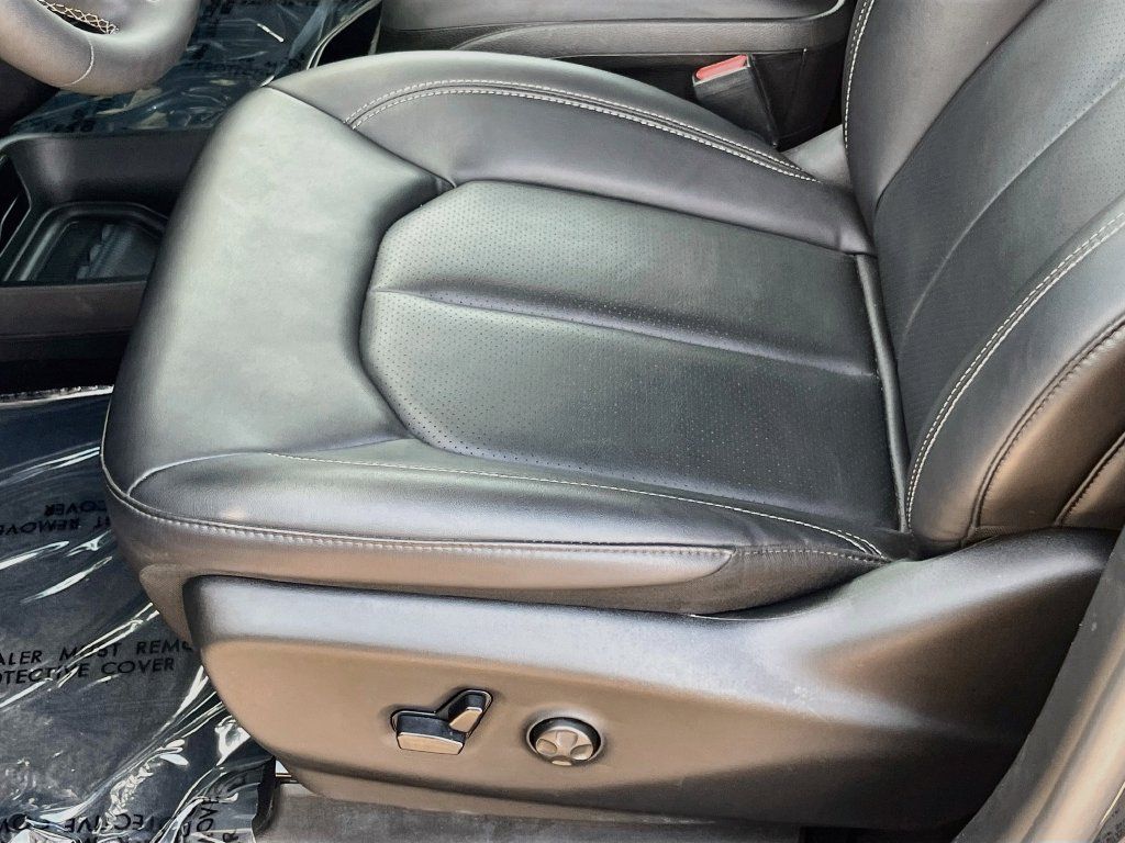 Used 2026 Chrysler Pacifica Select FWD image 18