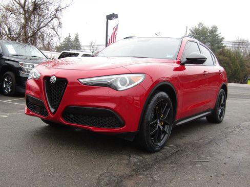 Used 2019 Alfa Romeo Stelvio Ti Sport w/ Quick Order Package 22S Sport AWD/4WD image 3