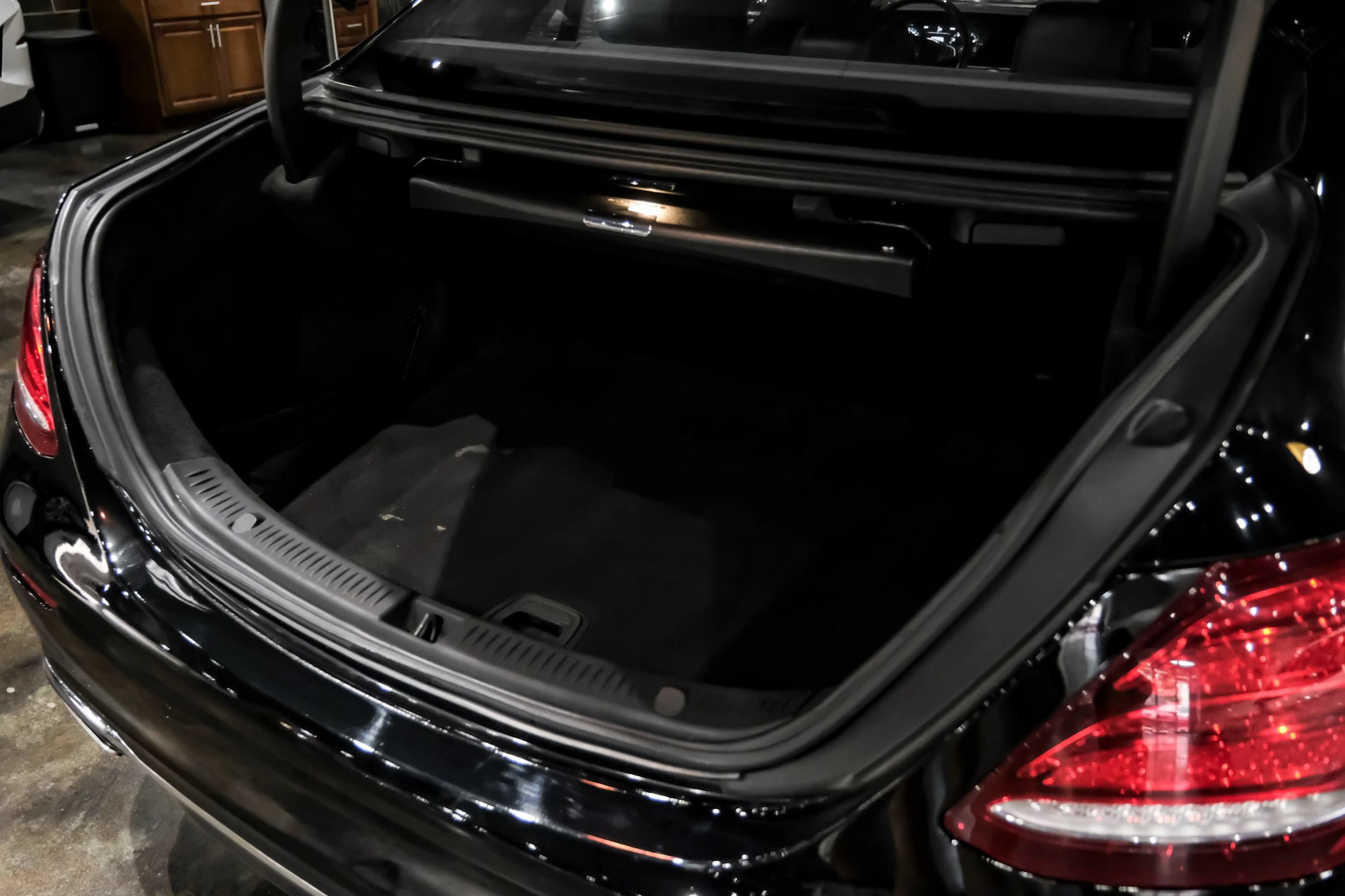 Used 2017 Mercedes-Benz E 300 image 53