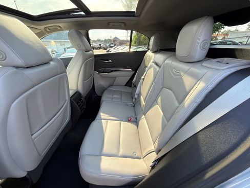Used 2021 Cadillac XT4 Luxury w/ Cold Weather Package AWD/4WD image 18