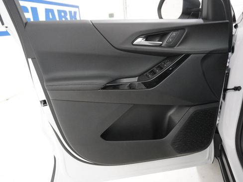 New 2026 Chevrolet Equinox LT image 12