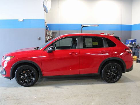 Used 2025 Honda HR-V Sport image 15