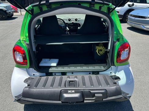 Used 2017 smart fortwo electric drive RWD image 24