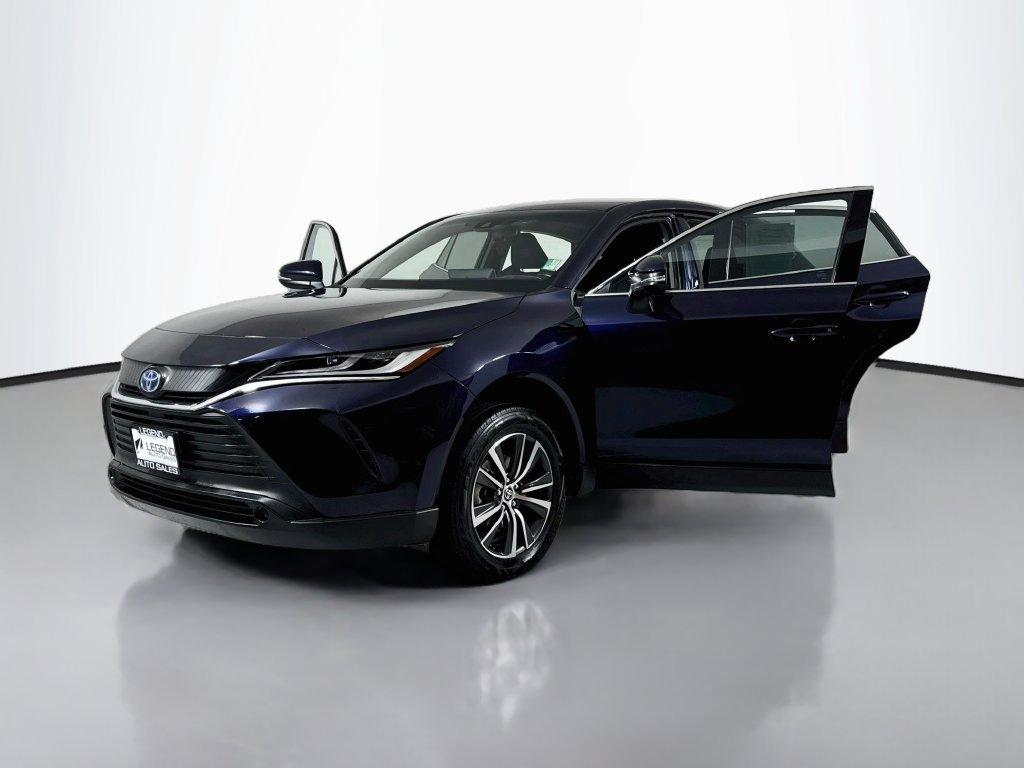 Used 2024 Toyota Venza LE AWD/4WD image 16