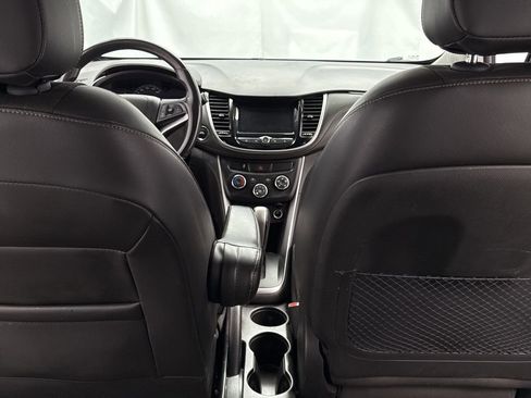 Used 2019 Chevrolet Trax LT w/ LT Convenience Package image 32