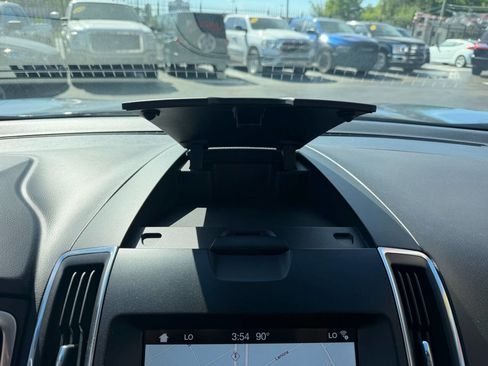 Used 2019 Ford Edge Titanium w/ Equipment Group 301A AWD/4WD image 16