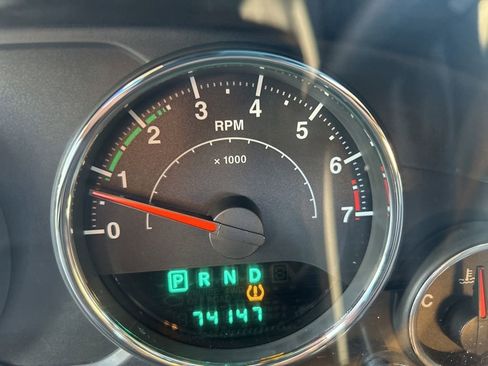 Used 2014 Jeep Wrangler Unlimited Sport w/ Connectivity Group image 39