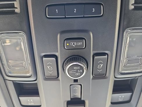 Used 2024 GMC Yukon Denali AWD/4WD image 44