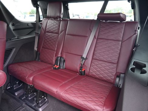 Used 2026 Cadillac Escalade Luxury w/ LPO, Floor Liner Package AWD/4WD image 31