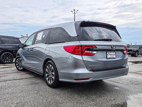 Used 2024 Honda Odyssey EX-L image 4