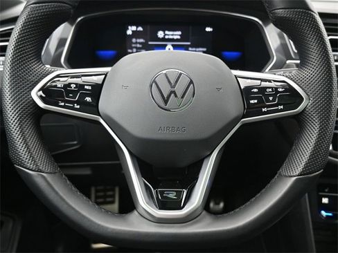 Used 2022 Volkswagen Tiguan SE R-Line image 28